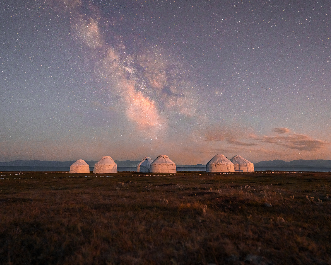 film the world with chapka